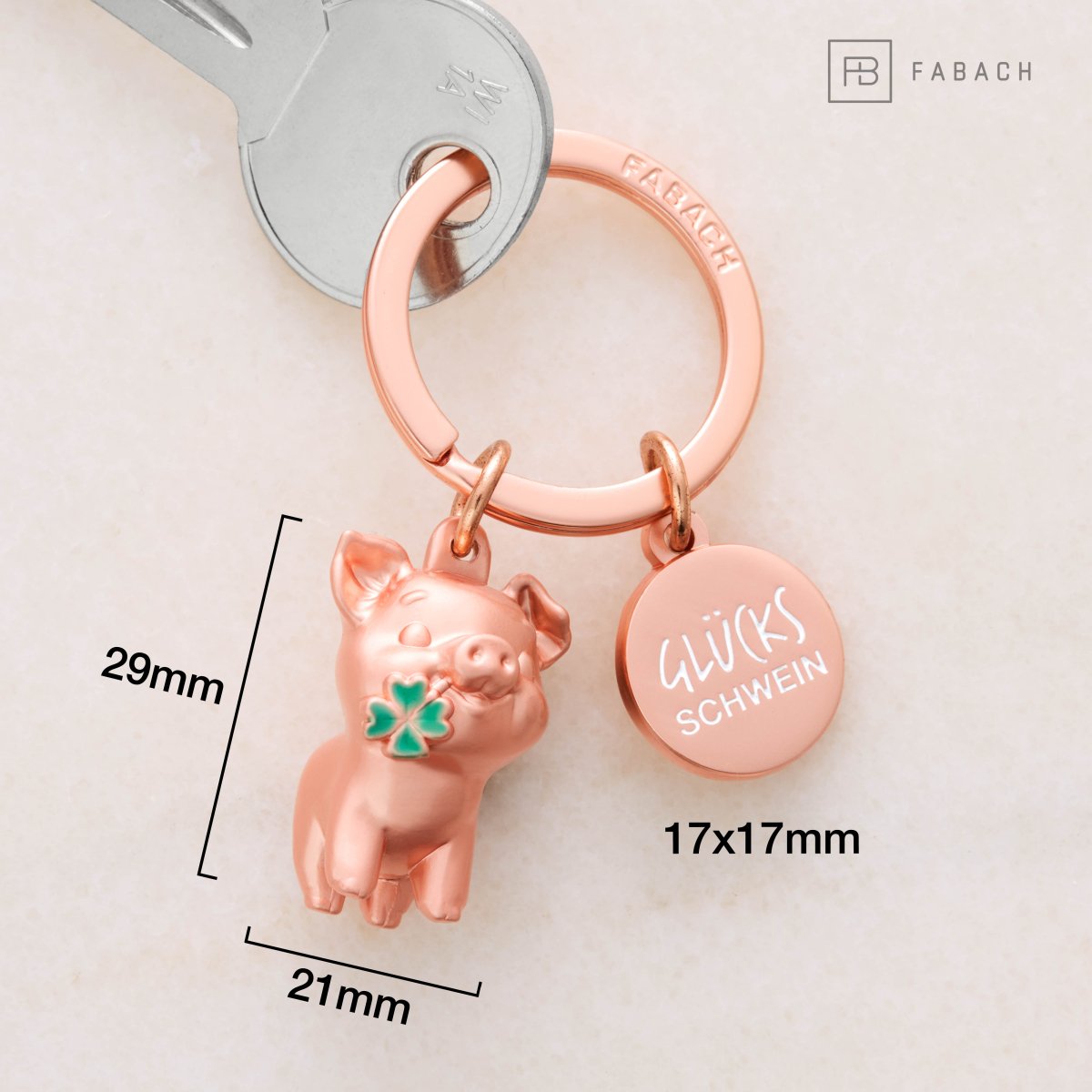 Glücksschwein Schlüsselanhänger "Wiggy" mit Kleeblatt - Glücksbringer Geschenk - Viel Erfolg Glücksbringer - Viel Glück Schweinchen - FABACH – Die Schlüsselanhänger - Schmiede